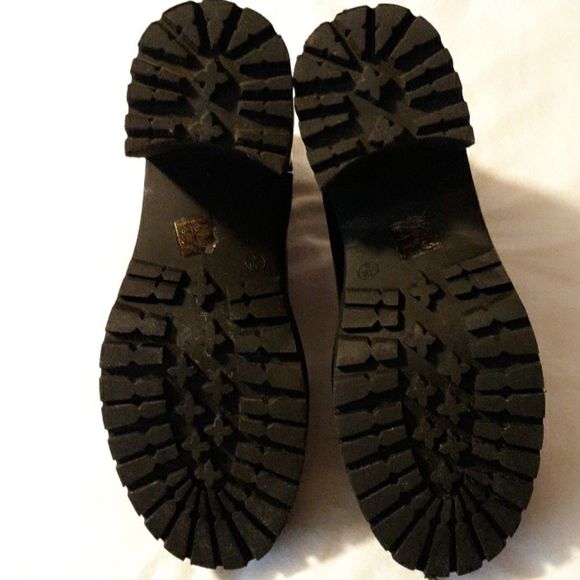 Fashion Nova Nelia Chunky Goth Lug Sole Platform Ankle Boots Shoes 8 Like New - Picture 5 of 12